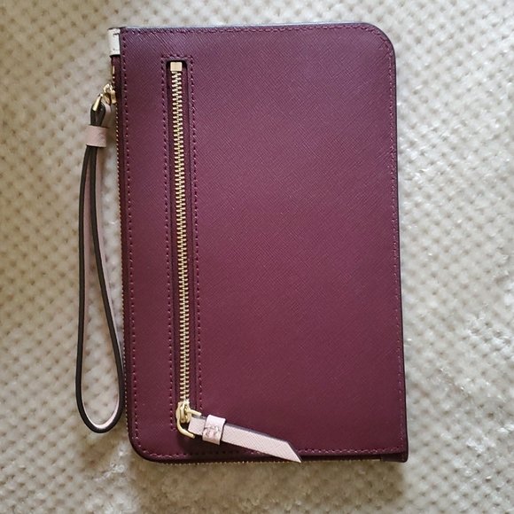♠️KATE SPADE♠️ leather zip wristlet - Picture 3 of 11
